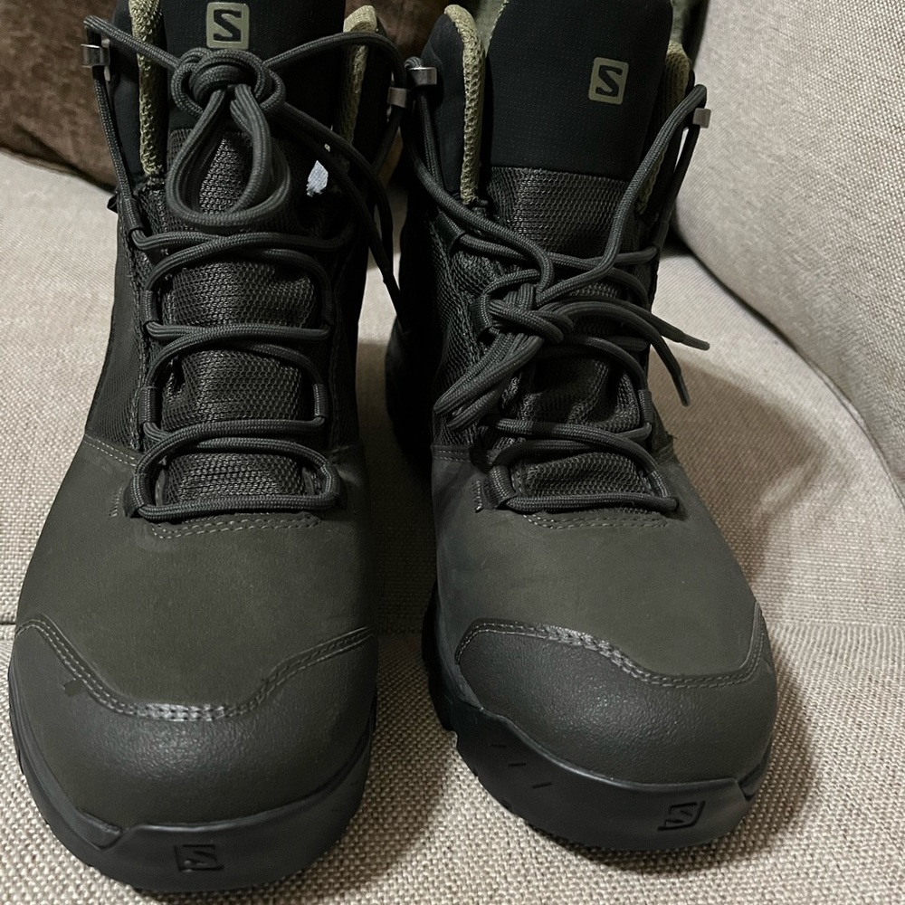 Men’s Solomon Boots size 8.5